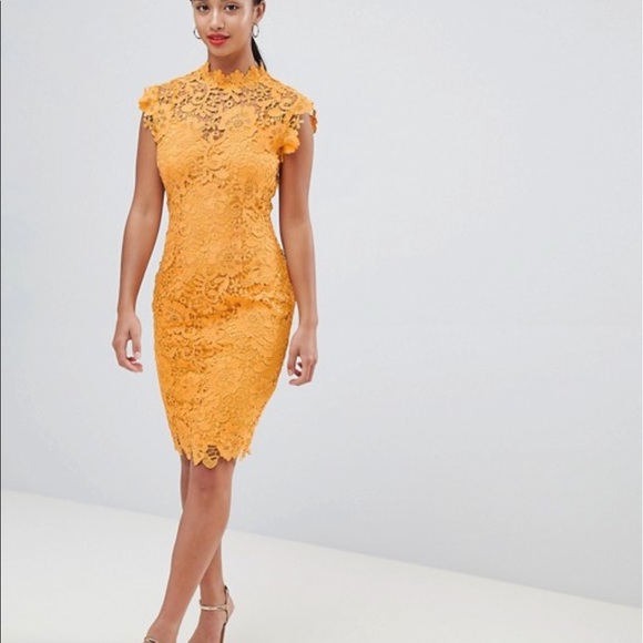 Stunning Paper Dolls Crochet Dress - Picture 6 of 6
